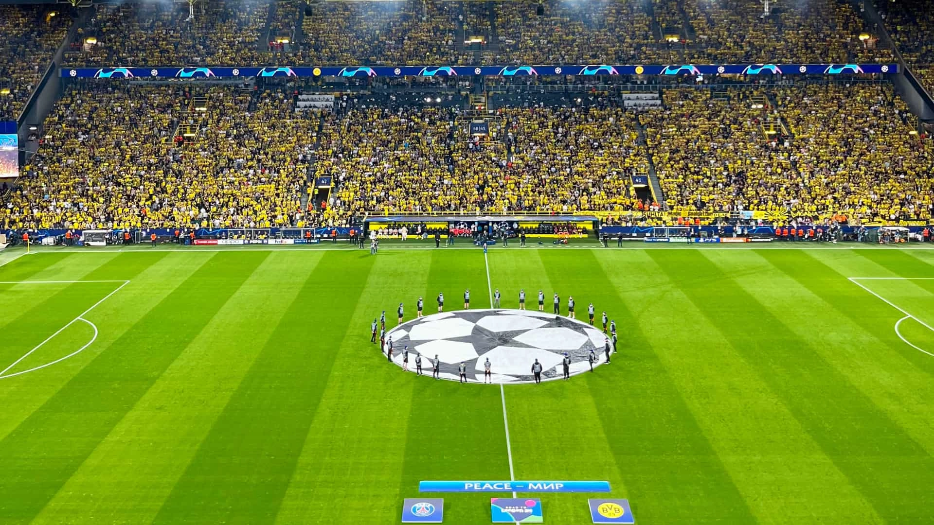 Voyage au cœur du football européen.